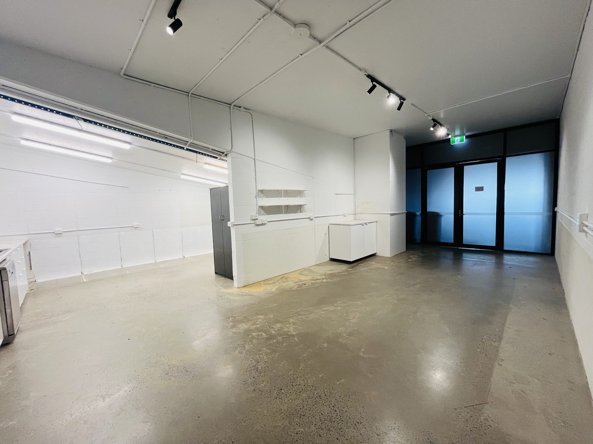 AFFORDABLE OFFICE / STUDIO